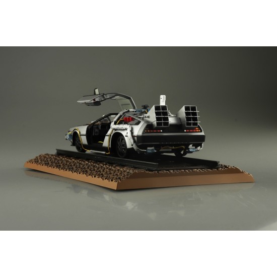 Aoshima Movie Mecha No. BT-04 1/24 Back to the Future Part III - Time Machine Railroad