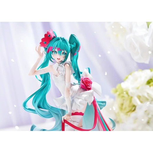 [PreOrder] GSC 1/7 Hatsune Miku GT Project - G.S. Collection Racing Miku: 15th Rhapsody 2010-2025