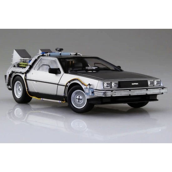 [PreOrder] Aoshima 1/24 Time Machine from Back to the Future Part I with Figure
